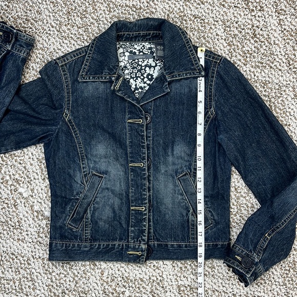 LIZ CLAIBORNE DENIM JEAN SCALLOPED JACKET SIZE SMALL - Picture 11 of 12